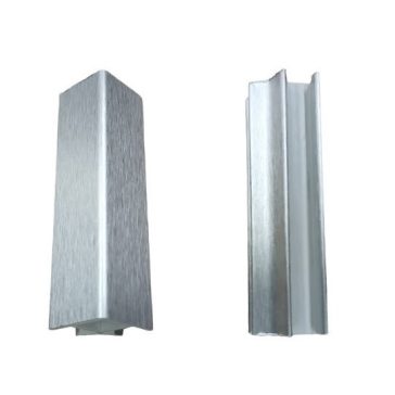 Lábazat takaró sarokelem alu-szálcsiszolt 100mm